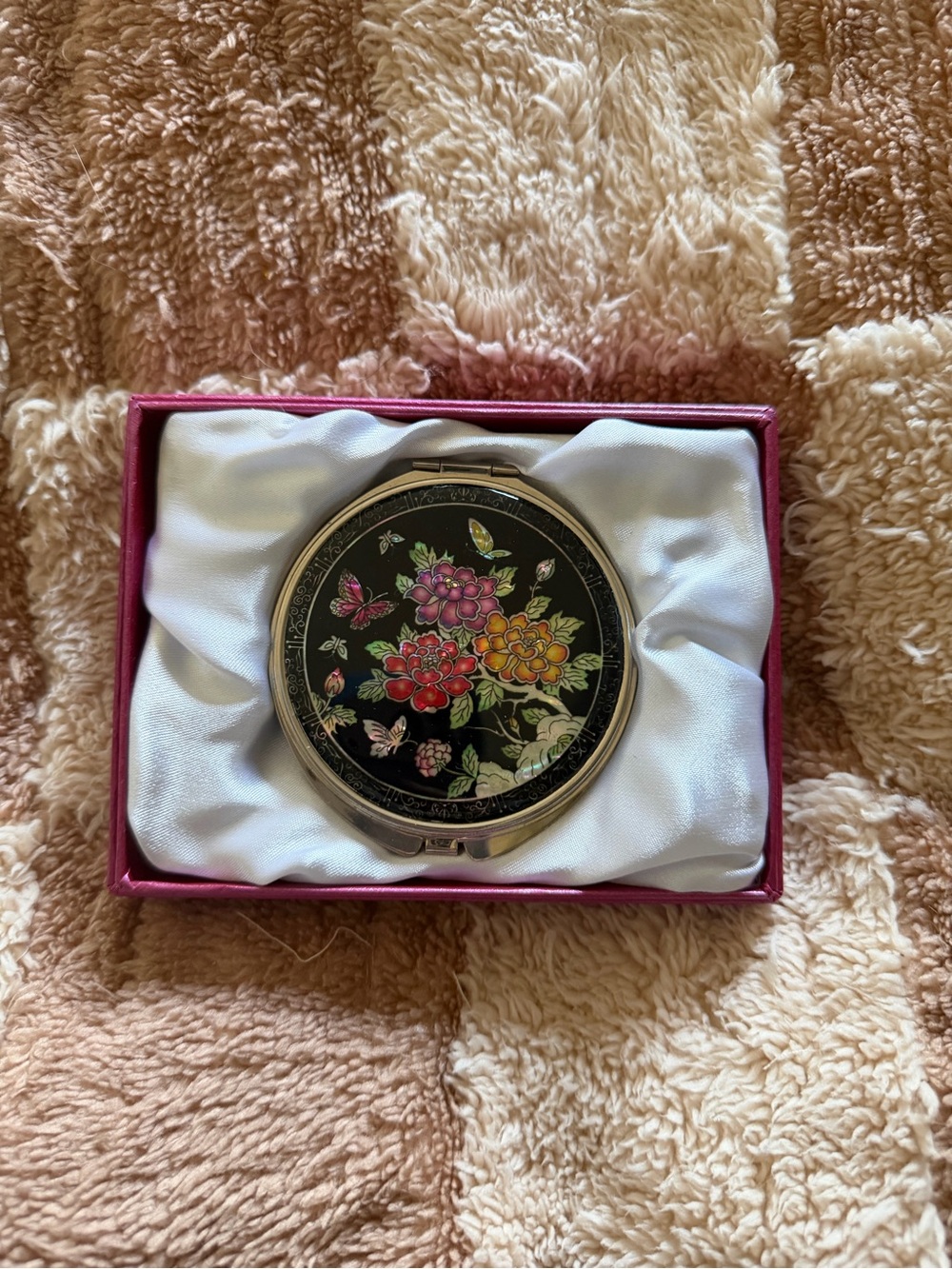 🦋 Floral & Butterfly Korean Compact Mirror with Mother-of-Pearl Inlay